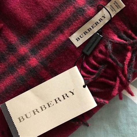 burberry scarf tag placement|Burberry scarf label.